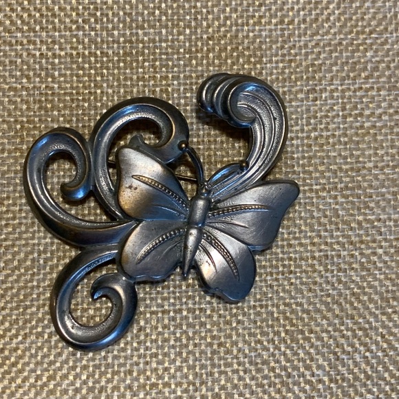 Vintage likely 60’s revival of art nouveau style brooch silver tone - Picture 11 of 11